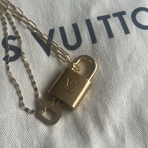 Louis Vuitton gold lock and key #301 - Picture 5 of 7